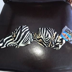 NWT - Victoria’s Secret Very Sexy Bikini Top -34C